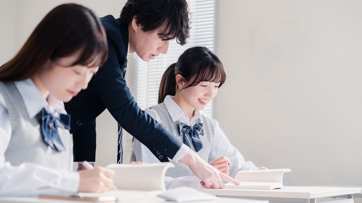 通信制高校から大学進学に向けて選ぶべき塾とは?サポート校との違いも解説